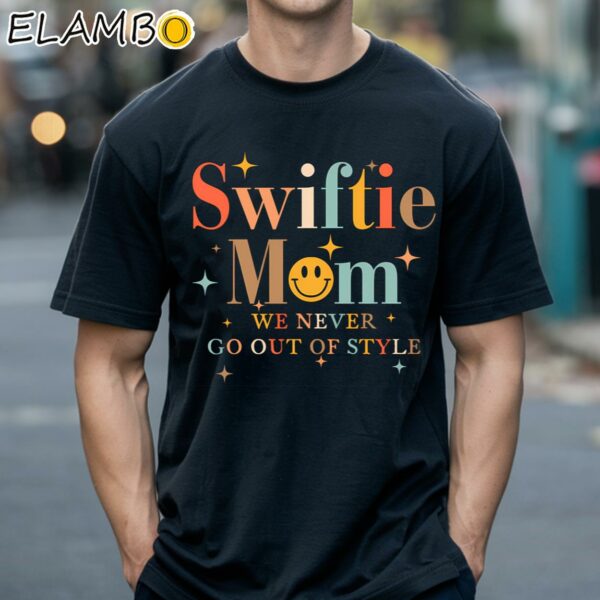 Swiftie Mom T Shirt Mothers Day Gift Black Shirts 18